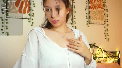 Lily n Jenny online show from October 11, 2025, 6:39 pm