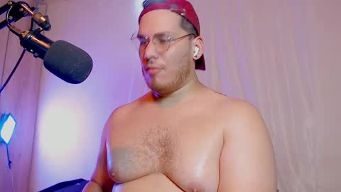 Snapshot of adam_coxxx chatting on December 20, 2024, 9:28 pm adam_coxxx online show from December 20, 2024, 9:28 pm