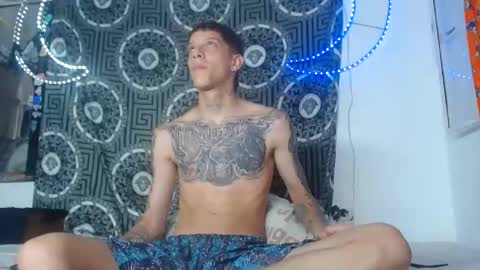 Snapshot of adam_hard_ chatting on November 19, 2025, 10:21 pm Adam online show from November 19, 2025, 10:21 pm