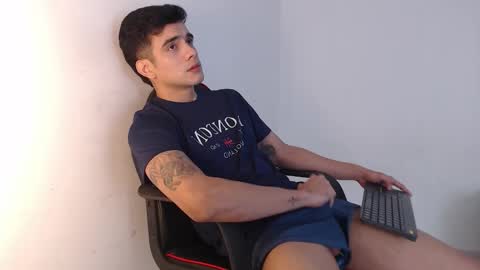 Snapshot of adama_soa chatting on November 4, 2025, 6:01 am Hello guys excuse my absence I will be absent for several days for health reasons I hope you understand thank you very much. online show from November 4, 2025, 6:01 am