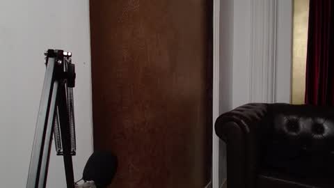 Snapshot of adamjameson chatting on January 30, 2025, 12:27 pm AdamJameson online show from January 30, 2025, 12:27 pm