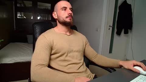 Snapshot of adamjameson chatting on February 19, 2025, 6:22 am AdamJameson online show from February 19, 2025, 6:22 am