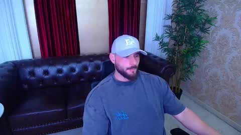 Snapshot of adamjameson chatting on November 11, 2025, 5:29 am AdamJameson online show from November 11, 2025, 5:29 am