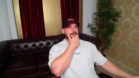 Snapshot of adamjameson chatting on November 17, 2025, 5:46 am AdamJameson online show from November 17, 2025, 5:46 am