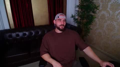 Snapshot of adamjameson chatting on November 28, 2025, 5:21 am AdamJameson online show from November 28, 2025, 5:21 am