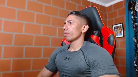 Snapshot of adan_sin1 chatting on December 23, 2024, 5:11 pm Adan Sin online show from December 23, 2024, 5:11 pm