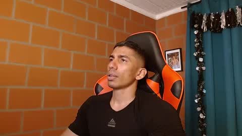 Snapshot of adan_sin1 chatting on January 6, 2025, 5:49 pm Adan Sin online show from January 6, 2025, 5:49 pm