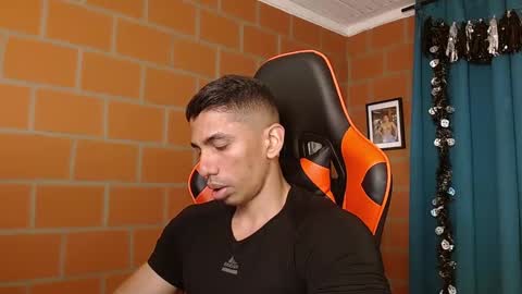 Snapshot of adan_sin1 chatting on January 6, 2025, 8:50 pm Adan Sin online show from January 6, 2025, 8:50 pm
