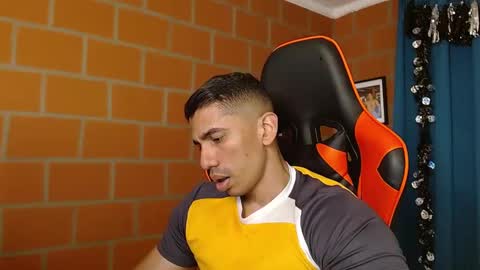 Snapshot of adan_sin1 chatting on January 7, 2025, 9:25 pm Adan Sin online show from January 7, 2025, 9:25 pm