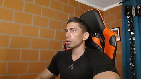 Snapshot of adan_sin1 chatting on January 20, 2025, 5:16 pm Adan Sin online show from January 20, 2025, 5:16 pm