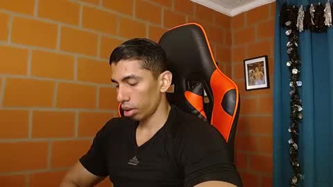 Snapshot of adan_sin1 chatting on January 23, 2025, 2:28 pm Adan Sin online show from January 23, 2025, 2:28 pm