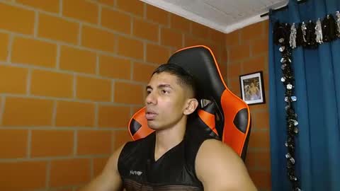 Snapshot of adan_sin1 chatting on January 29, 2025, 7:00 pm Adan Sin online show from January 29, 2025, 7:00 pm
