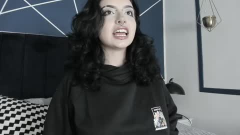 Snapshot of adeelinee chatting on February 22, 2025, 11:03 pm Ade online show from February 22, 2025, 11:03 pm