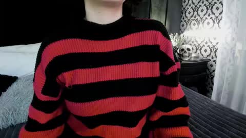 Snapshot of adeelinee chatting on September 18, 2025, 7:38 pm Ade online show from September 18, 2025, 7:38 pm