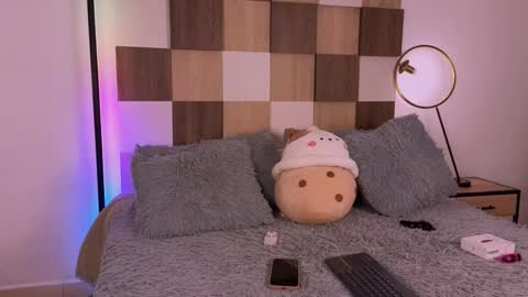 Snapshot of adele_carter_ chatting on November 10, 2025, 11:31 am Andrea online show from November 10, 2025, 11:31 am