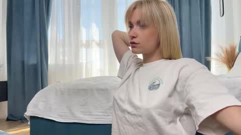 Snapshot of adele_nick2202 chatting on September 15, 2025, 8:25 am Adele Nick online show from September 15, 2025, 8:25 am