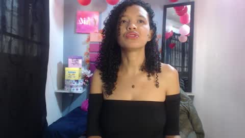 Snapshot of adeleth_blue chatting on September 24, 2025, 12:19 pm Adeleth online show from September 24, 2025, 12:19 pm