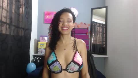 Snapshot of adeleth_blue chatting on October 6, 2025, 12:35 pm Adeleth online show from October 6, 2025, 12:35 pm