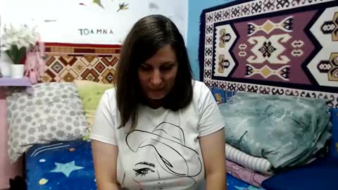 Snapshot of adelineblueeyes chatting on October 16, 2025, 6:03 am Larisa online show from October 16, 2025, 6:03 am