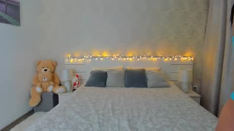 Snapshot of adellegirl chatting on December 9, 2024, 3:22 pm adellegirl online show from December 9, 2024, 3:22 pm