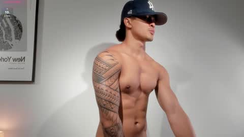 Snapshot of adonis_dlh chatting on January 8, 2025, 5:16 am Adonis online show from January 8, 2025, 5:16 am