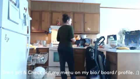 adorable22 online show from December 4, 2024, 3:32 pm