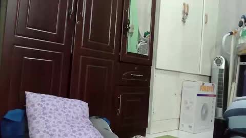 Snapshot of adorable_anna chatting on November 24, 2025, 12:32 am annelovesu online show from November 24, 2025, 12:32 am