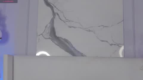 adoracortes online show from September 16, 2025, 6:14 am