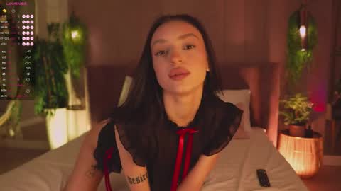 adoracortes online show from November 13, 2025, 6:45 am