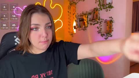 Snapshot of adrean_sofi chatting on October 6, 2025, 8:01 am adrean_sofi online show from October 6, 2025, 8:01 am