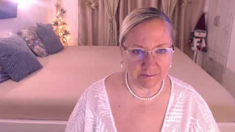 Snapshot of adrena_ chatting on December 18, 2024, 3:58 am Cryna online show from December 18, 2024, 3:58 am