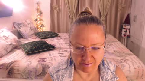 Snapshot of adrena_ chatting on December 29, 2024, 2:52 pm Cryna online show from December 29, 2024, 2:52 pm