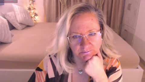 Snapshot of adrena_ chatting on January 12, 2025, 2:52 pm Cryna online show from January 12, 2025, 2:52 pm