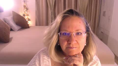 Snapshot of adrena_ chatting on January 27, 2025, 4:52 am Cryna online show from January 27, 2025, 4:52 am