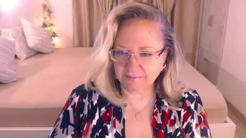 Snapshot of adrena_ chatting on February 26, 2025, 4:25 am Cryna online show from February 26, 2025, 4:25 am