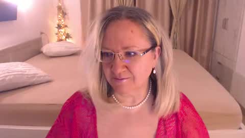 Snapshot of adrena_ chatting on February 28, 2025, 4:43 am Cryna online show from February 28, 2025, 4:43 am