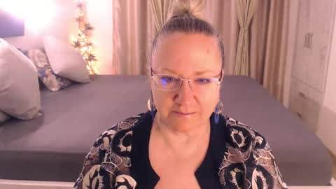 Snapshot of adrena_ chatting on March 3, 2025, 4:36 am Cryna online show from March 3, 2025, 4:36 am