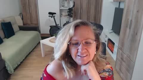 Snapshot of adrena_ chatting on March 6, 2025, 7:47 am Cryna online show from March 6, 2025, 7:47 am