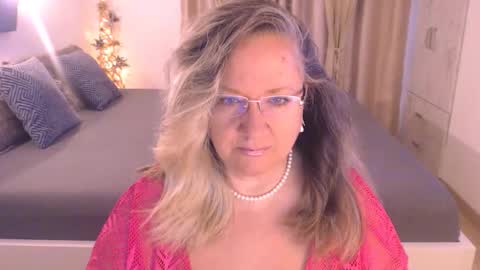 Snapshot of adrena_ chatting on September 18, 2025, 4:14 am Cryna online show from September 18, 2025, 4:14 am