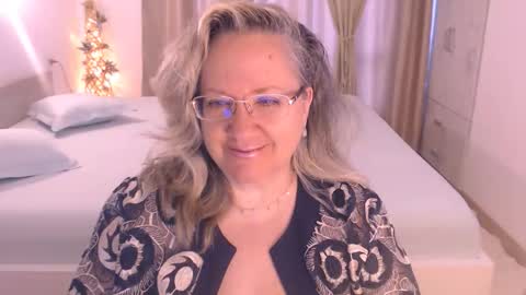 Snapshot of adrena_ chatting on October 10, 2025, 8:46 am Cryna online show from October 10, 2025, 8:46 am