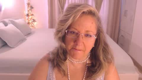 Snapshot of adrena_ chatting on October 18, 2025, 10:05 am Cryna online show from October 18, 2025, 10:05 am