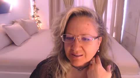 Snapshot of adrena_ chatting on November 1, 2025, 11:01 am Cryna online show from November 1, 2025, 11:01 am