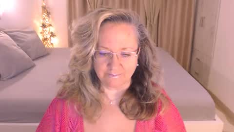 Snapshot of adrena_ chatting on November 21, 2025, 5:55 pm Cryna online show from November 21, 2025, 5:55 pm