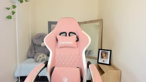 Adriana online show from January 25, 2025, 1:30 pm