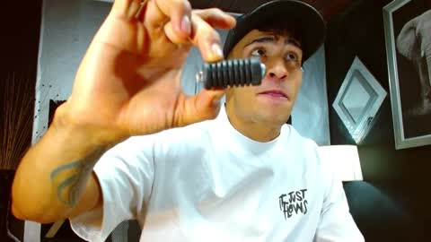 Snapshot of adrian_rae chatting on December 19, 2024, 12:23 pm   online show from December 19, 2024, 12:23 pm