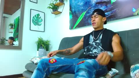 Snapshot of adrian_rae chatting on January 10, 2025, 11:43 am   online show from January 10, 2025, 11:43 am