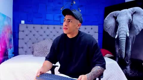 Snapshot of adrian_rae chatting on September 13, 2025, 11:43 am   online show from September 13, 2025, 11:43 am