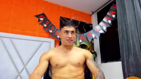 Snapshot of adrian_rae chatting on November 3, 2025, 6:42 pm   online show from November 3, 2025, 6:42 pm