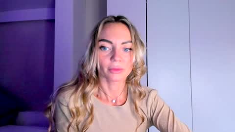 Snapshot of adriana_coy_ chatting on December 25, 2024, 10:16 pm Adriana online show from December 25, 2024, 10:16 pm