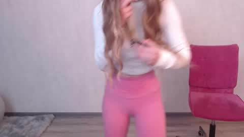 Snapshot of adriana_meow246 chatting on November 3, 2025, 3:02 pm Adriana online show from November 3, 2025, 3:02 pm